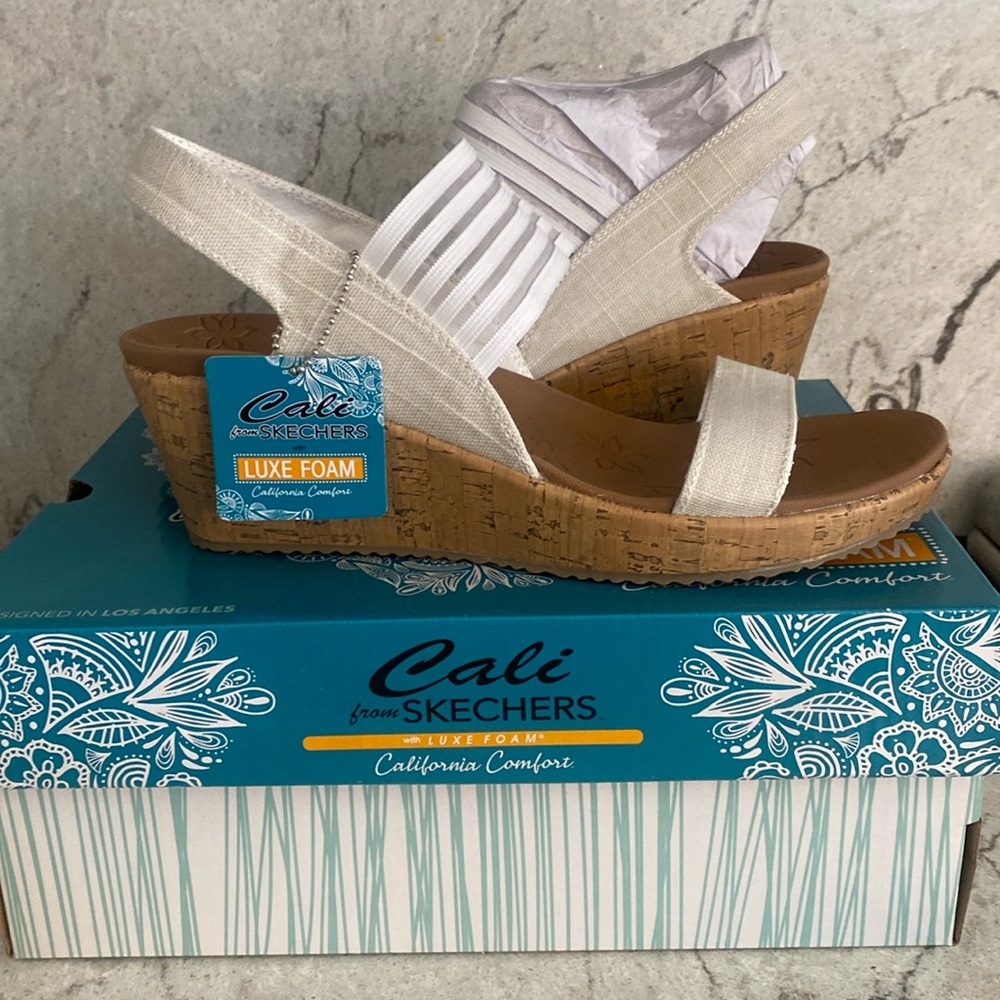 Brand new Sketchers luxe foam sandals